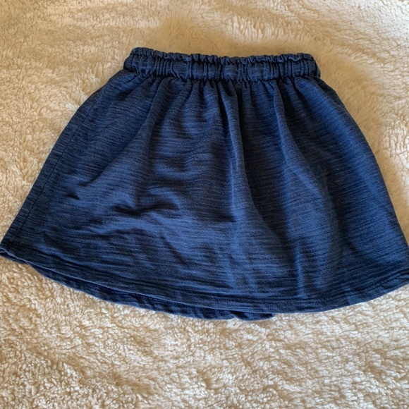 Girls skirt with built in shorts - Picture 5 of 5
